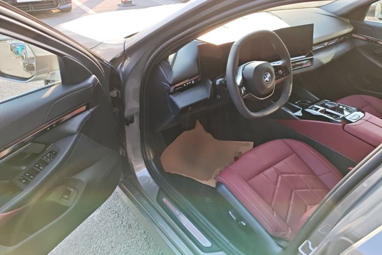 Used BMW i5 2024 eDrive 35L Luxury Package
