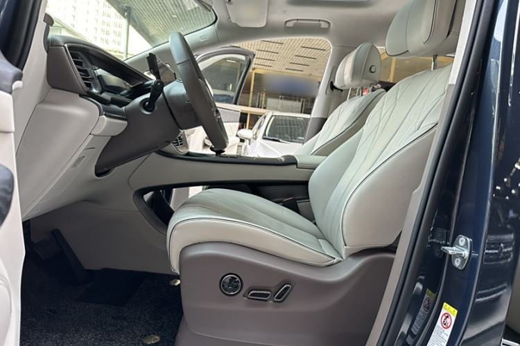 Used Denza D9 2022 DM-i 970 Four-Wheel Drive Flagship Model
