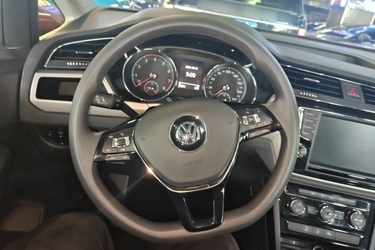 Used Volkswagen Touran 2018 Volkswagen Touran L 280TSI DSG Comfort Edition 7 Seats China V Emission Standard
