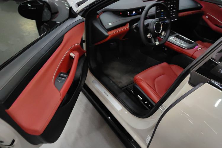 Used  SU7 2024 Rear-Drive Long-Range Intelligent Driving Version
