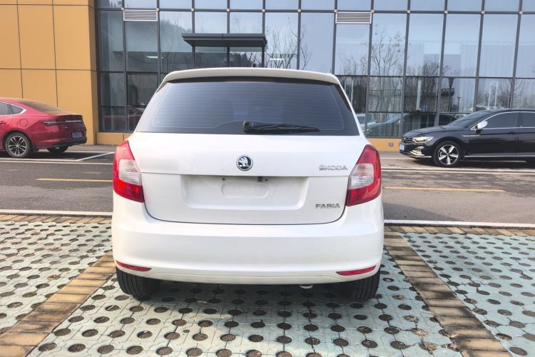 Used Skoda Fabia 2014 1.4L Manual Crystal Edition
