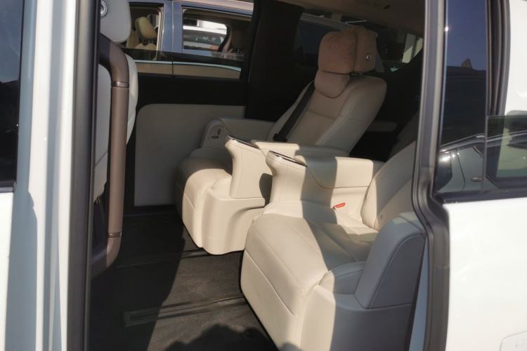 Used Li Auto MEGA 2024 Ultra Model