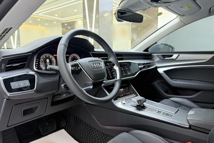 Used Audi A7L 2022 45 TFSI S-line Dream-Building Crystal Flow Package
