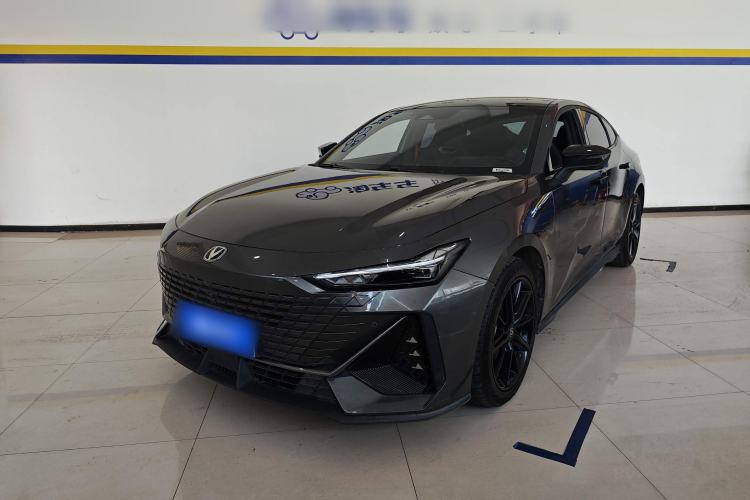 Used Changan UNI-V 2023 1.5T Prestige Model
