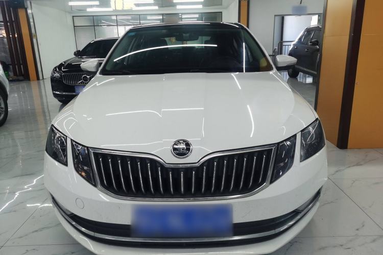 Used Skoda Octavia 2019 1.5L Automatic Smart Drive Luxury Edition China VI Standard
