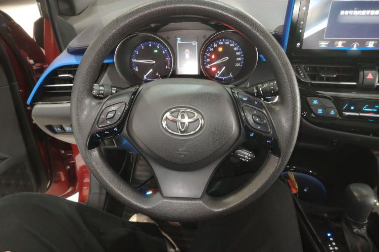 Used Toyota IZOA 2020 2.0L Enjoy Edition
