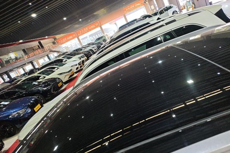 Used Ford Escape 2020 EcoBoost 245 Two-Wheel-Drive Titanium Edition
