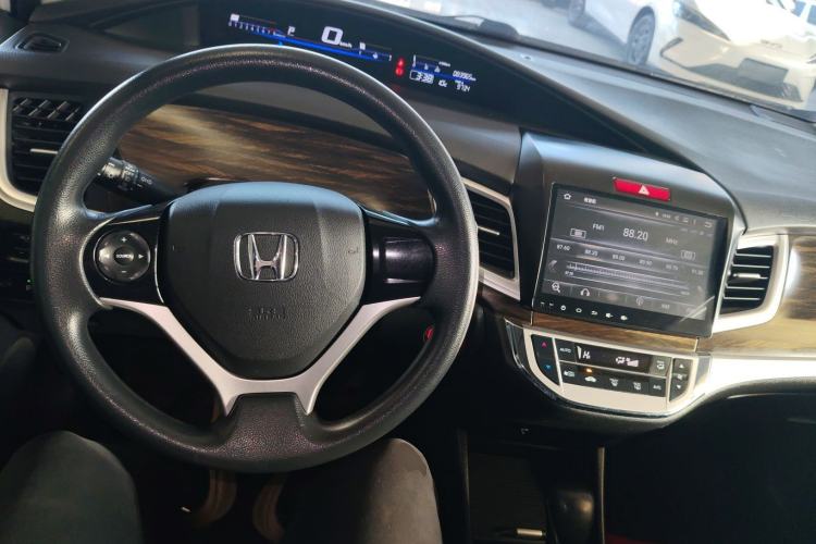 Used Honda Jade 2017 1.8L automatic Comfort version 5 seats
