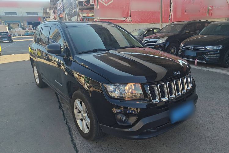 Used  Compass 2014 Revised Version 2.0L Two-Wheel Drive Entry-Level Edition
