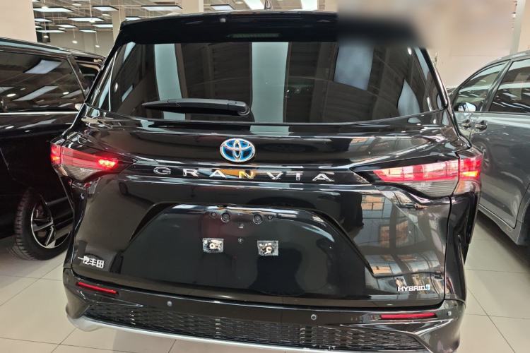 Used Toyota Granvia 2023 2.5L Hybrid Prestige PLUS Edition
