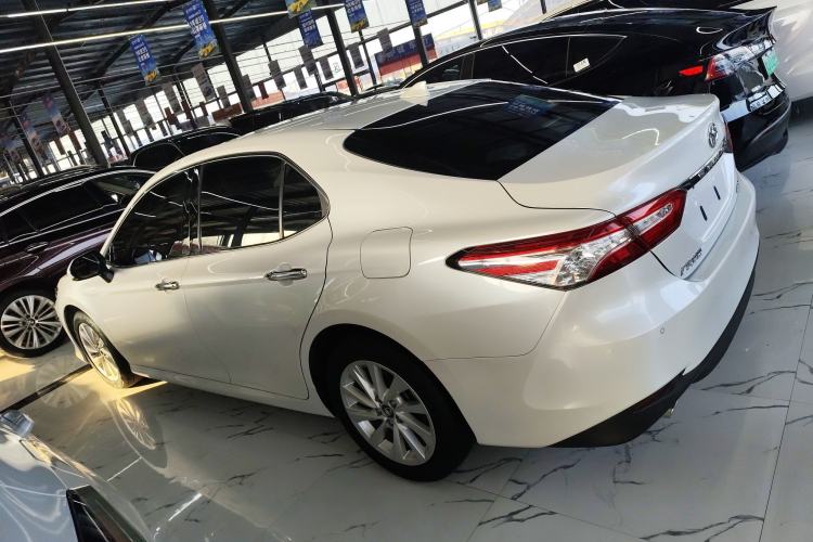 Used Toyota Camry 2021 2.0G Luxury Edition
