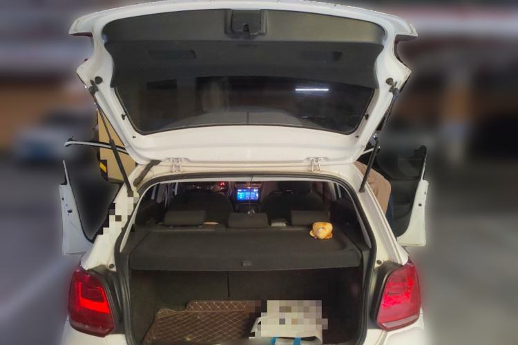 Used Volkswagen Polo 2016 1.6L Automatic Comfort Model
