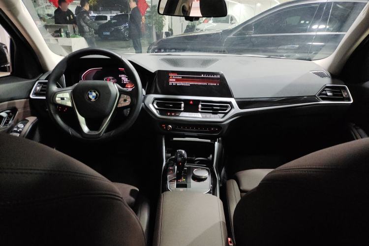 Used BMW 3 Series 2020 320i Sport Package
