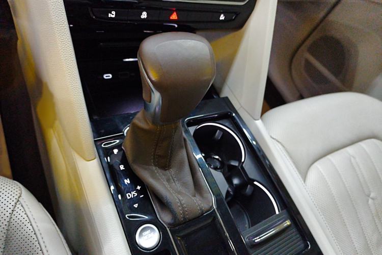 Used Volkswagen Viloran 2020 330TSI Luxury Edition
