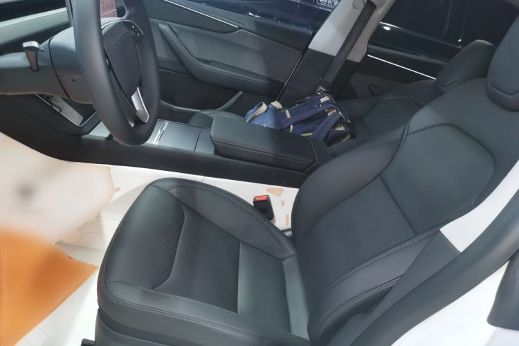 Used Tesla Model Y 2025 Rear-Wheel-Drive Version
