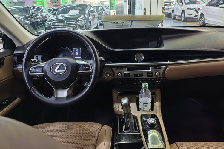 Used Lexus ES 2015 200 Elite Edition
