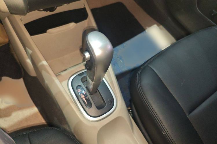 Used Venucia R50 2015 1.6L Automatic Fashion Edition