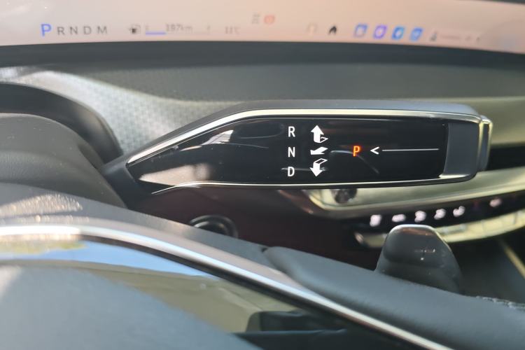 Used Cadillac XT5 2025 2.0T Platinum Edition
