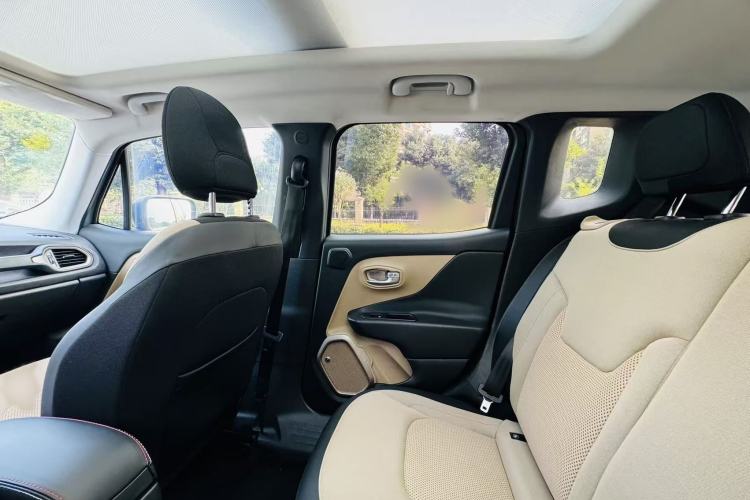 Used  Renegade 2016 2.0L Automatic Four-Wheel Drive 75th Anniversary Tribute Edition