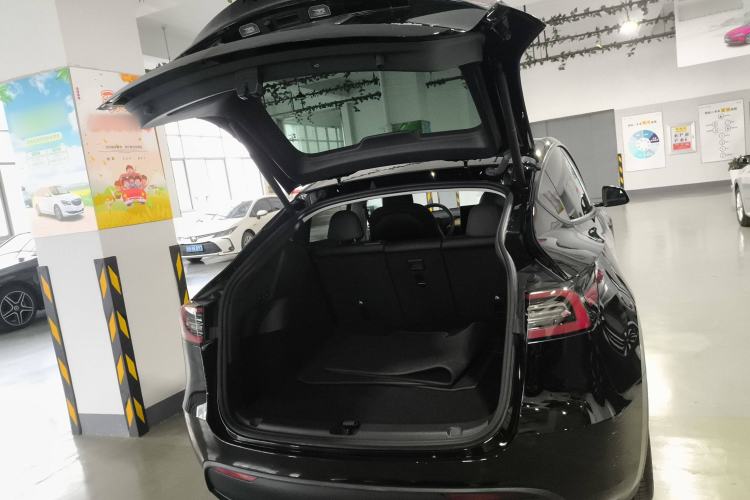 Used Tesla Model Y 2022 Rear-Wheel-Drive Version
