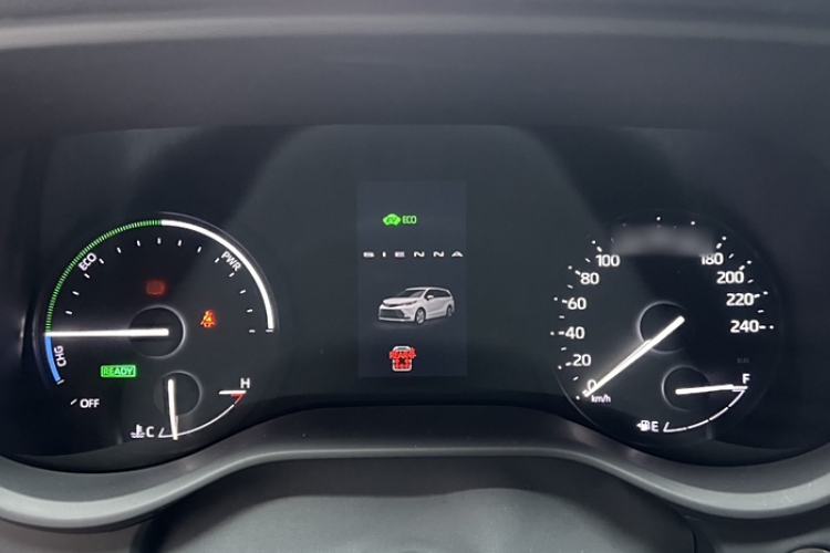 Used Toyota Sienna 2023 2.5L Hybrid Comfort Edition
