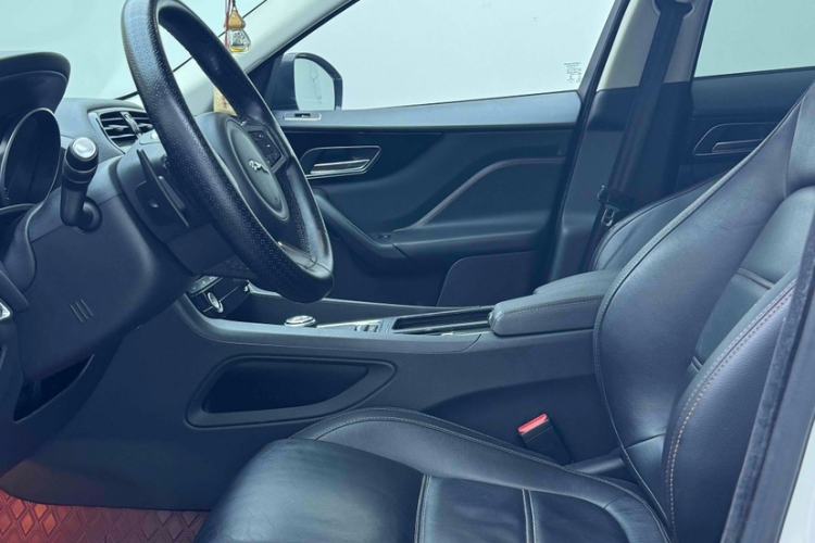 Used Jaguar F-PACE 2018 2.0T Two-Wheel Drive Urban Deluxe Edition
