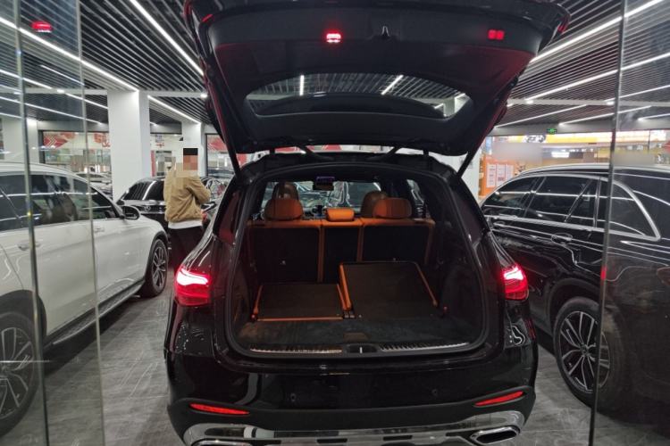 Used Mercedes-Benz GLC 2023 Facelift GLC 260 L 4MATIC Luxury Version 7-Seater