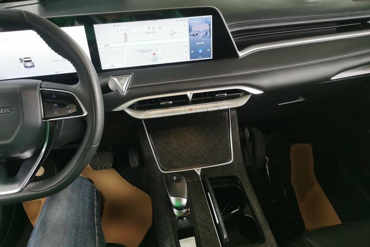 Used Venucia V 2023 260T Idol Edition Pro
