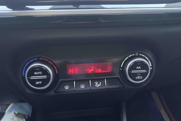 Used Kia kx1 Stonic 2021 1.4L CVT Sunroof Model