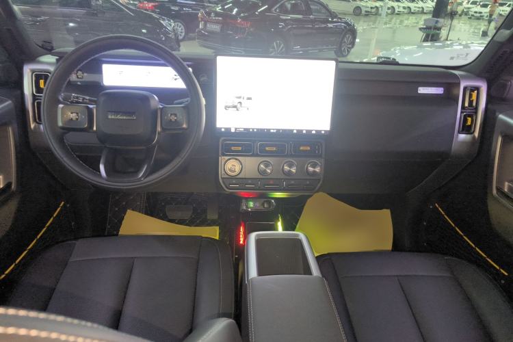 Used  V23 2025 401 Two-Wheel Drive Advanced Edition
