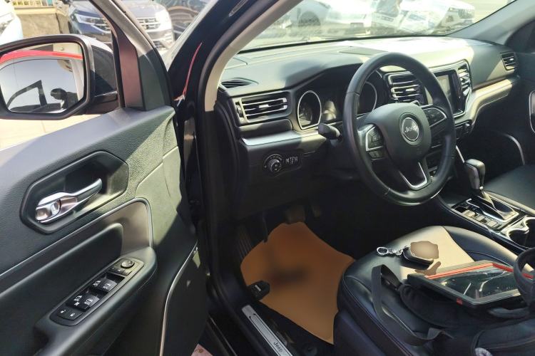 Used  Grand Commander 2020 2.0T Two-Wheel Drive Elite Version
