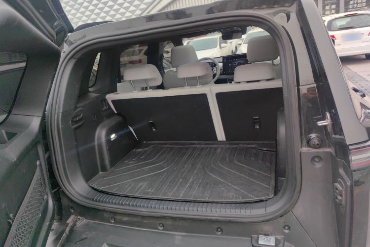 Used  Titanium 3 2025 501 km All-Wheel Drive Intelligent Driving Max Edition