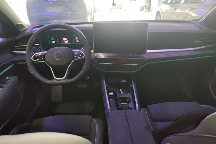 Used Volkswagen Passat 2025 Pro 380TSI Starry Dragon Luxury Edition
