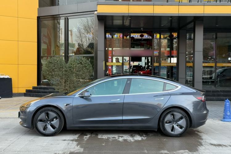 Used Tesla Model 3 2019 Long-Range Rear-Wheel-Drive Version

