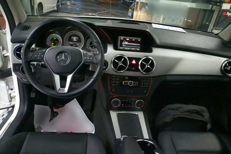 Used Mercedes-Benz GLK-Class 2013 GLK 300 4MATIC Dynamic Sunroof Model
