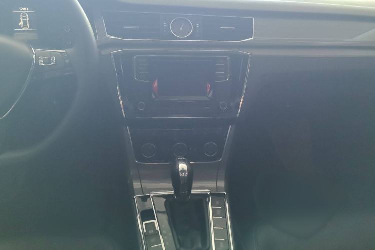 Used Volkswagen Passat 2016 330TSI DSG Luxury Edition
