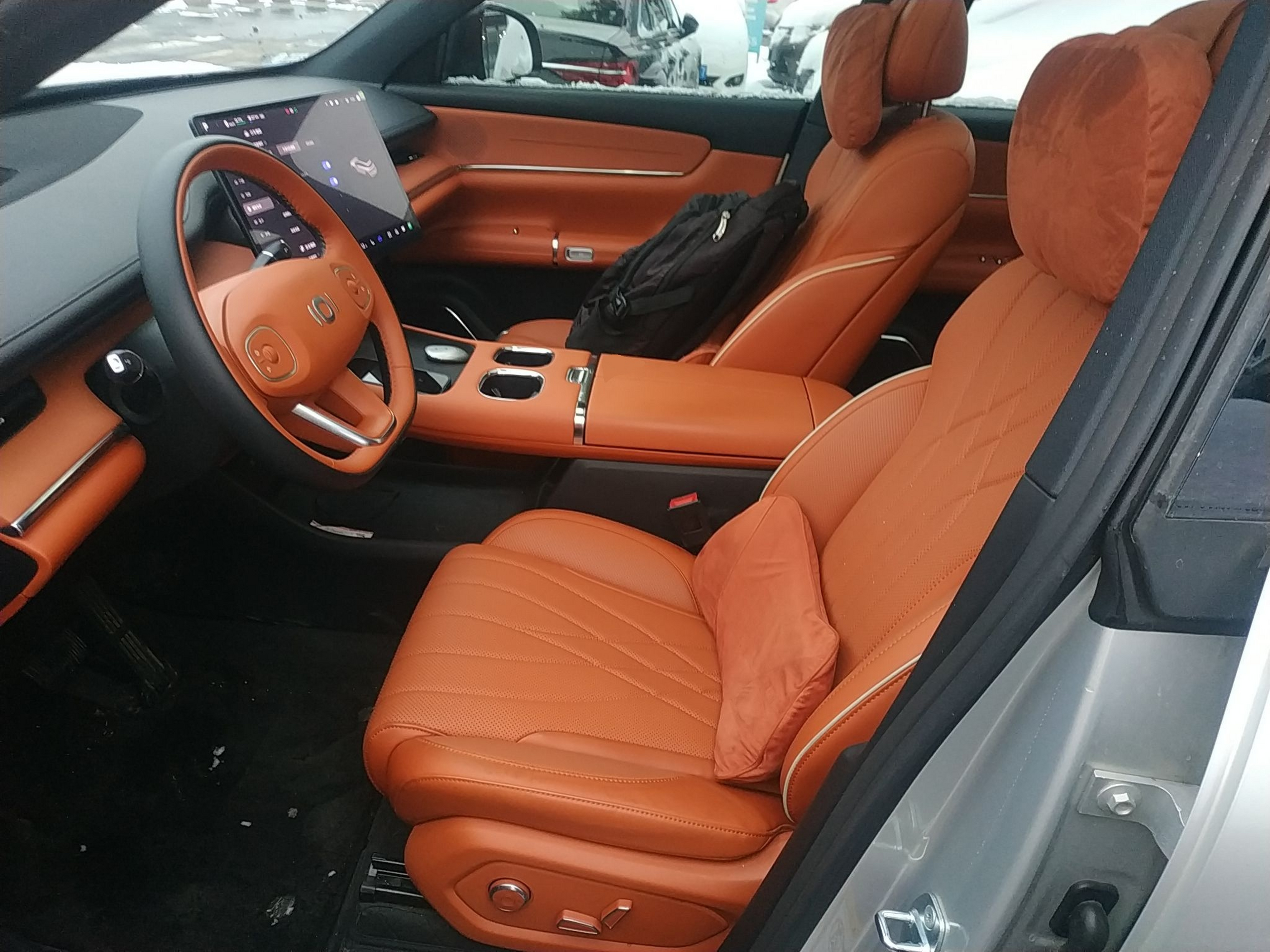 Переднее сиденье в автомобиле