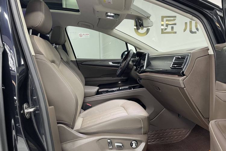 Used Volkswagen Viloran 2023 380TSI Luxury Edition
