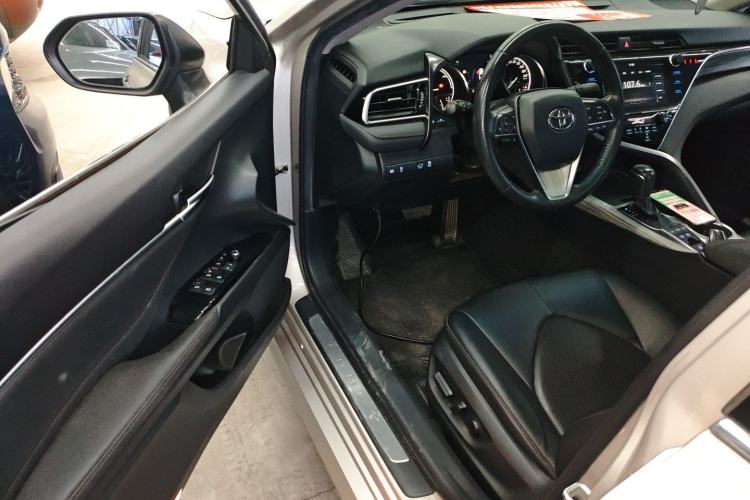 Used Toyota Camry 2019 Revised Version Dual-Engine 2.5 HG Luxury Edition
