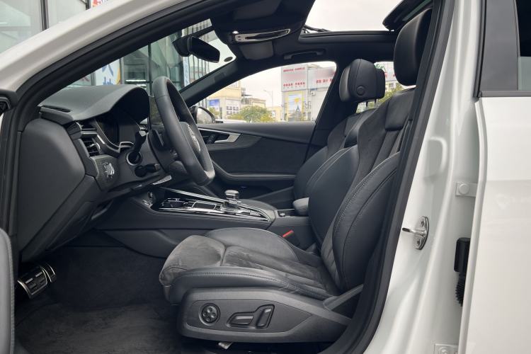 Used Audi A4L 2023 40 TFSI Luxury Dynamic Model