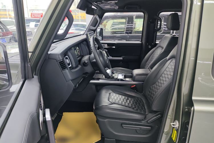 Used 212 T01 2024 2.0T Mechanic
