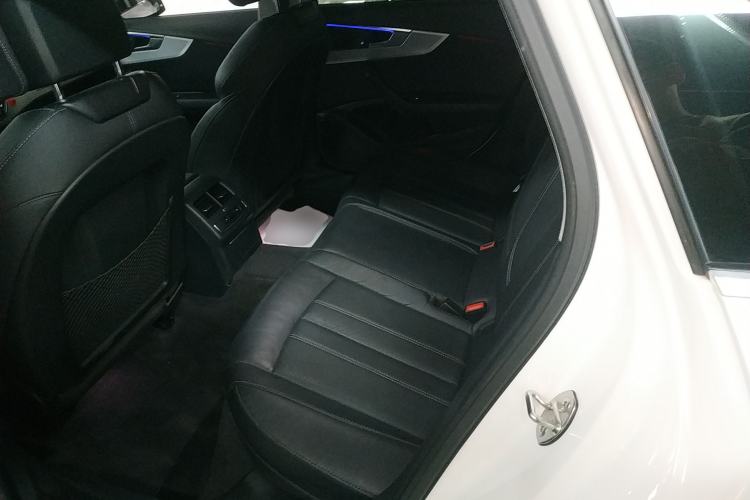 Used Audi A4L 2020 40 TFSI quattro Luxury Dynamic Model
