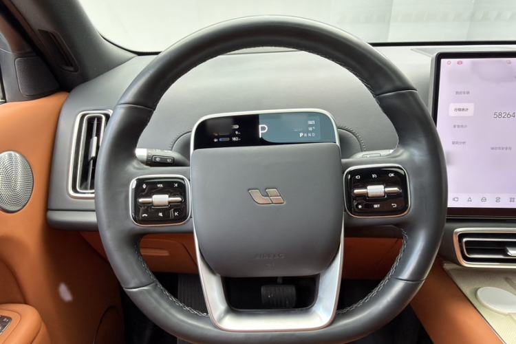 Used Li Auto L8 2023 Air model
