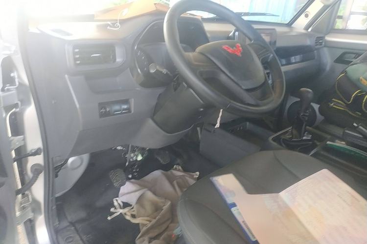 Used Wuling Dragon Truck 2023 2.0L Comfort Version
