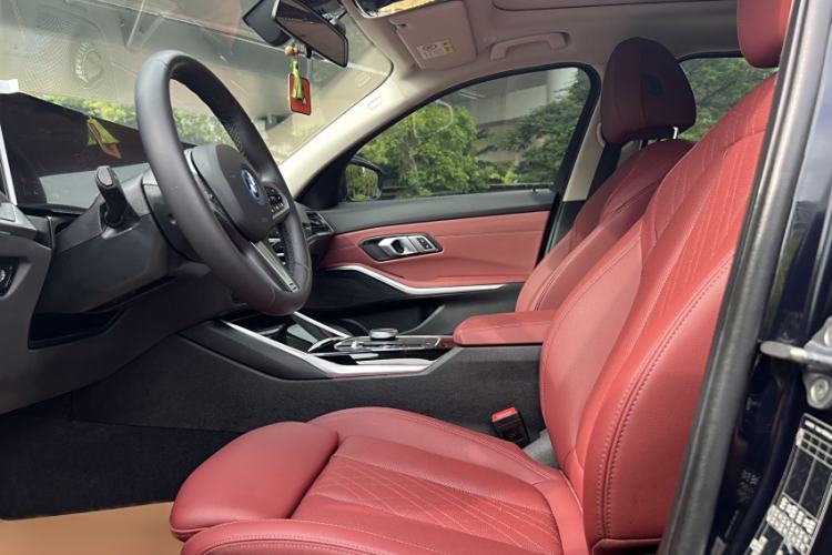 Used BMW i3 2024 eDrive 35 L
