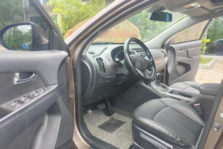 Used Kia Sportage R 2015 2.0L Automatic Two-Wheel Drive DLX Model
