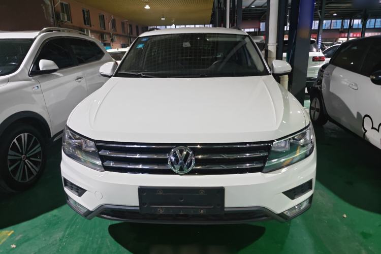 Used Volkswagen Tiguan L 2019 330TSI Automatic Two-Wheel Drive Luxury Edition China V Standard
