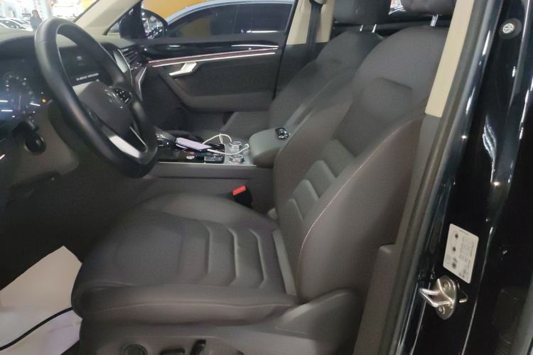 Used Volkswagen Touareg 2022 3.0 TSI Luxury Edition Black Diamond Sport Package
