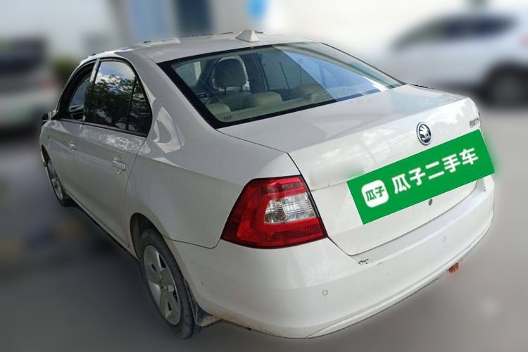 Used Skoda Rapid 2015 1.6L Manual Smart Selection Model
