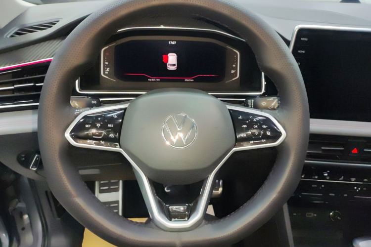 Used Volkswagen Tiguan L 2022 330TSI Automatic Two-Wheel Drive R-Line Flagship Edition
